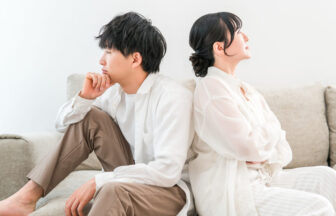 夫婦の絆を深め無言のマインドフルネスを共有する写経体験